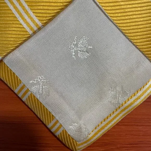 Brooks Brothers Men's Yellow w/White Diagonal Stripe English Silk Tie Preppy - Picture 6 of 11
